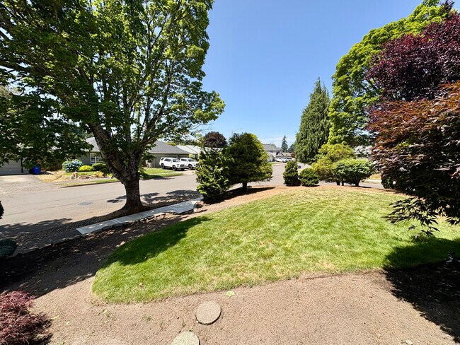 Building Photo - 18902 Highland Dr