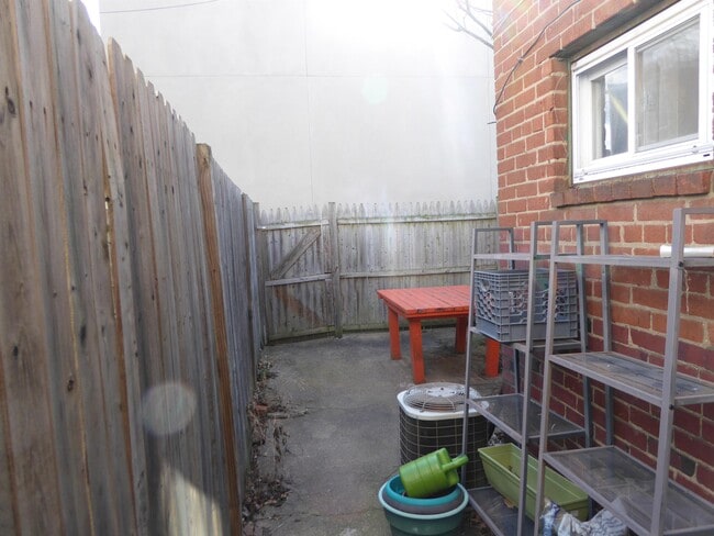 Photo - 408 Franklin St NW House