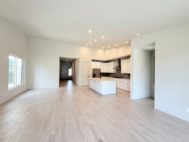 Building Photo - Brand New home in Jasper!