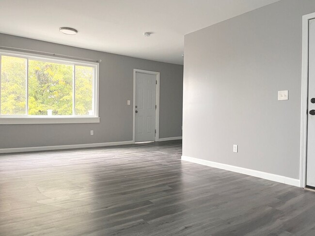 Building Photo - 1025 West Ave