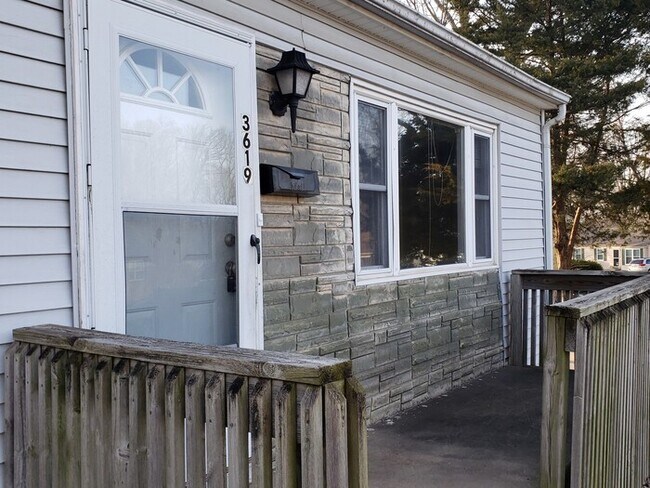 Foto del edificio - Nice 4 Bed 1.5 Bath Home in KCMO-Coming SOON!!