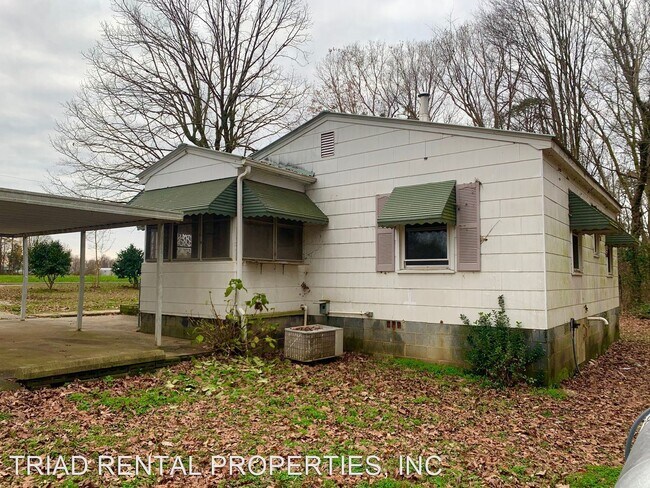 Foto del edificio - 2 br, 1 bath House - 147 DAVIS ROAD
