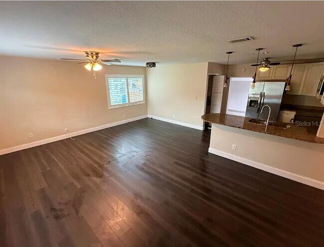 Building Photo - 2735 Boca Ciega Dr N