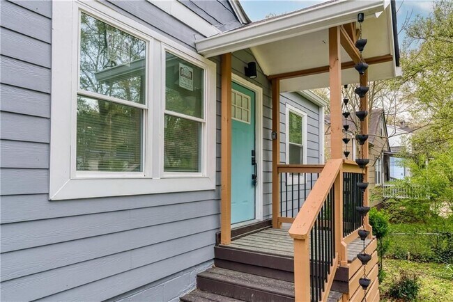 Building Photo - 1288 Lorenzo Dr SW