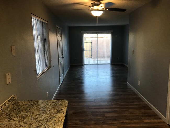 Foto del edificio - 4410 E Pueblo Ave