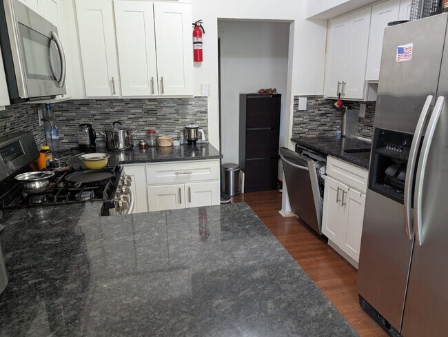 Foto del edificio - 1207 Green Hollow Dr