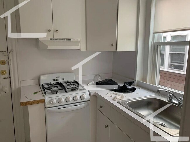 Foto del edificio - Avl NOW - No Fee! Sunny 2BR near Porter, H...