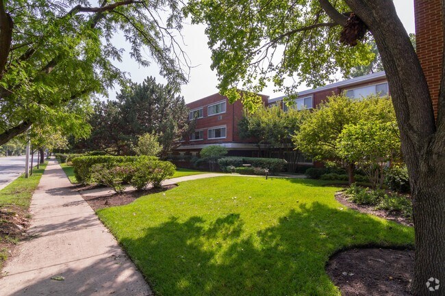 Foto del edificio - Garden House Apartments