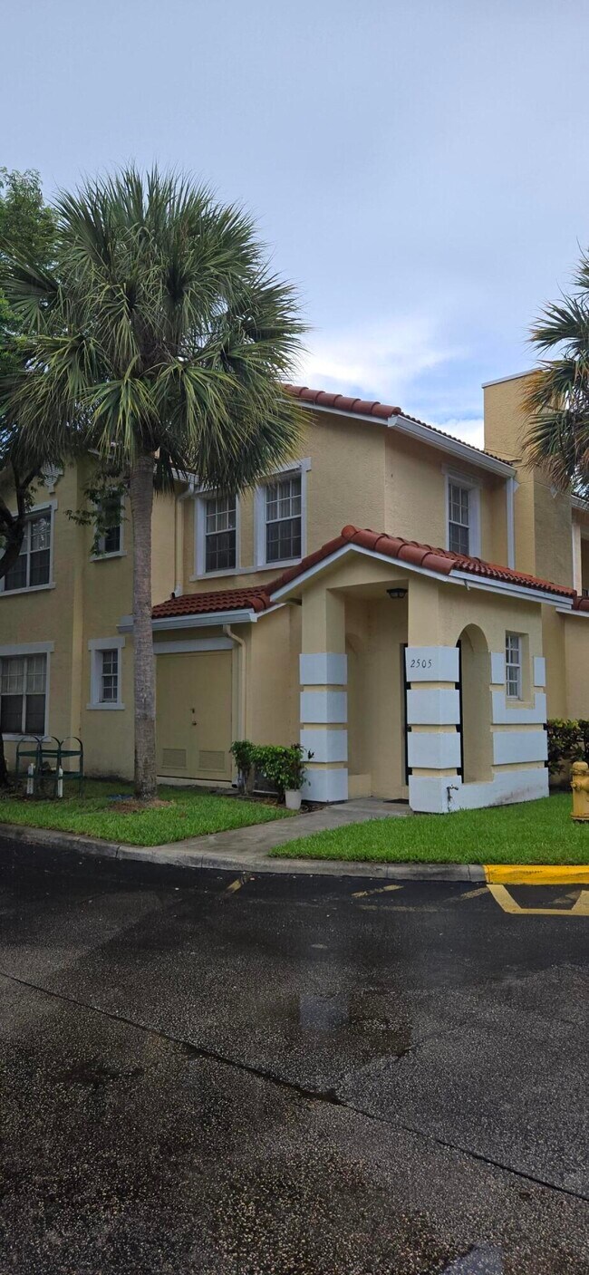 Foto del edificio - 2505 Belmont Ln