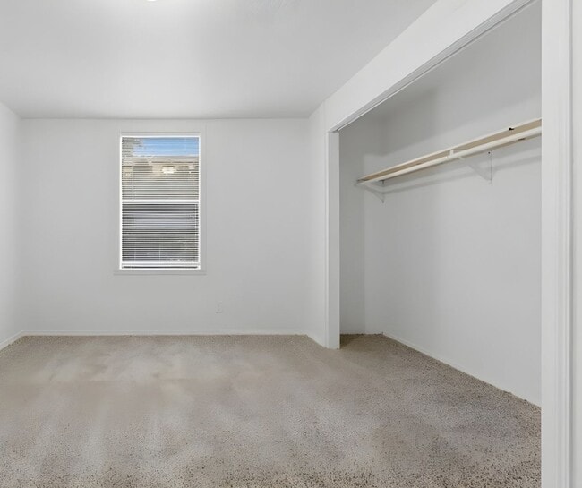 Building Photo - 0125-01