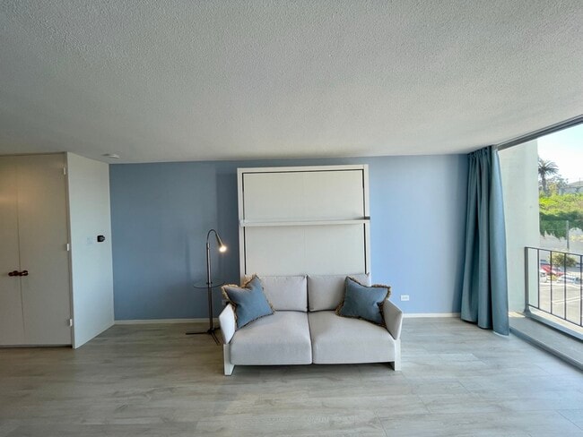 Foto del edificio - 1050 N Point St