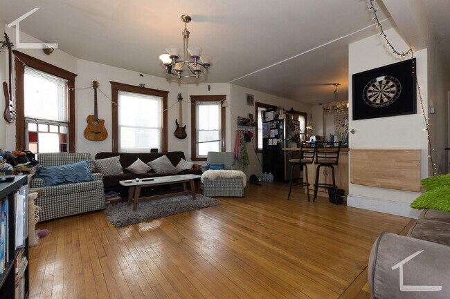 Foto del edificio - Bright 3 bedroom