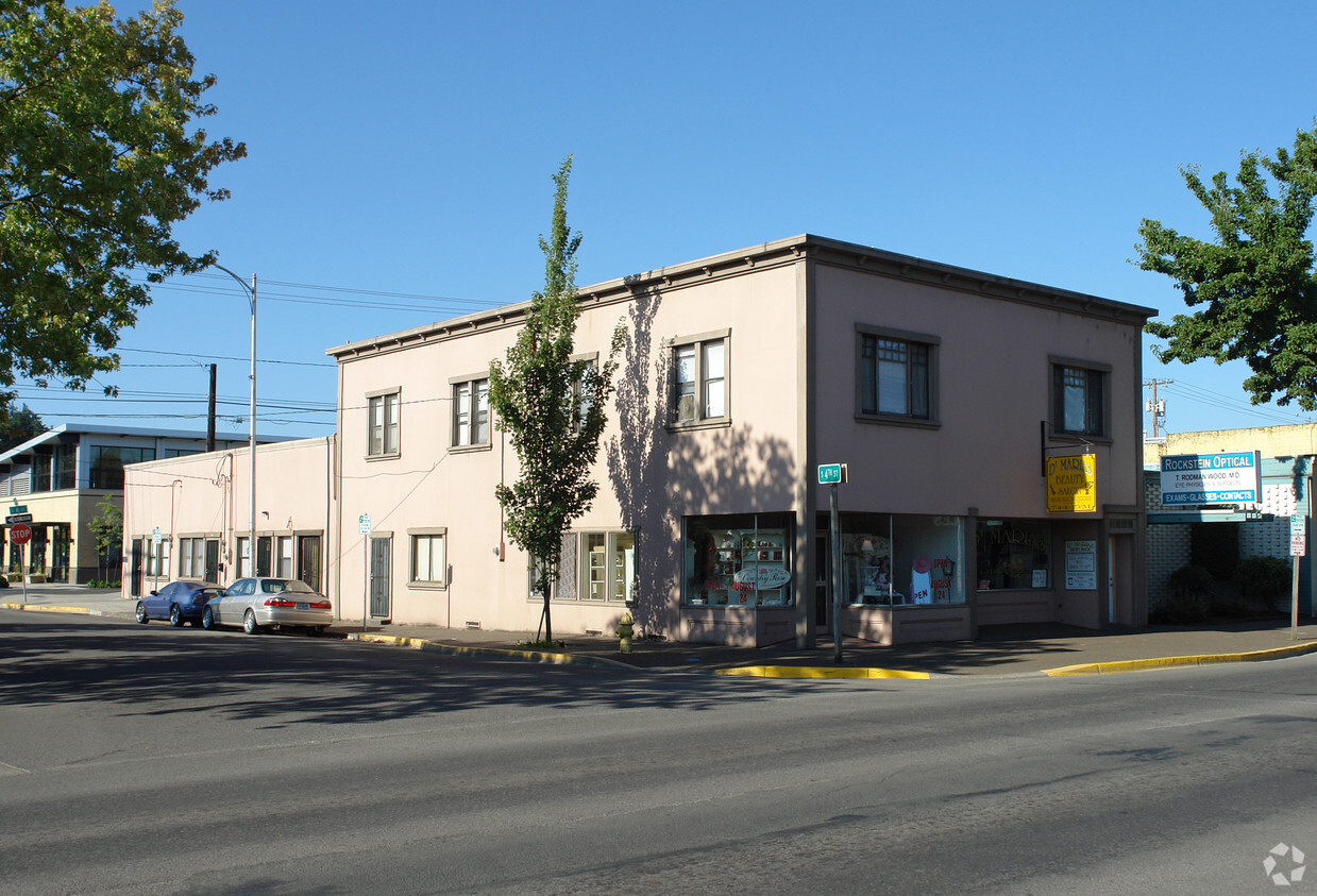 Building Photo - 345-349 Main St