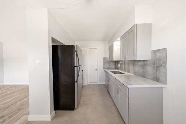 Building Photo - 5534 Eskridge St