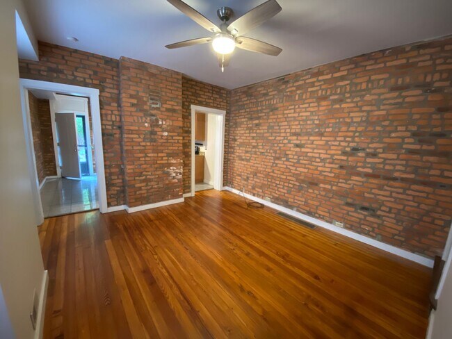 Foto del edificio - 884-886-886 Hunter Ave