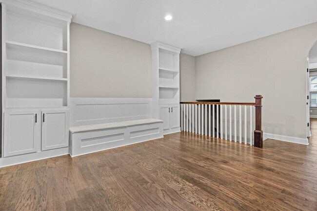 Foto del edificio - 3209 Hallmark Ln NE