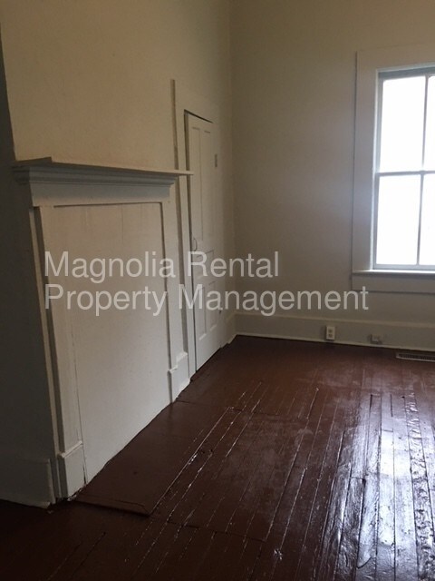 Building Photo - Recently remodeled home in Spartan Mills