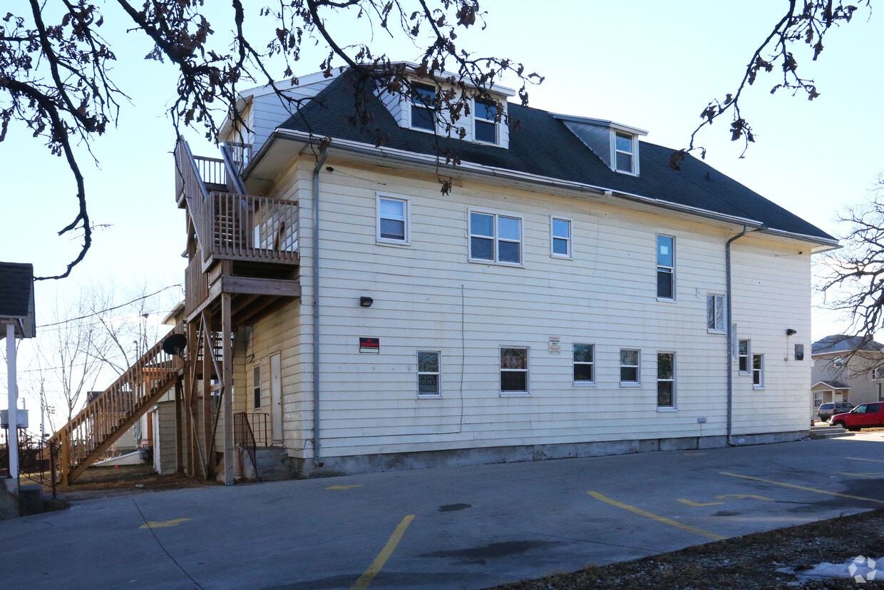 Building Photo - 1065 21st St