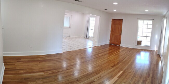 Foto del edificio - 730 Lambert St