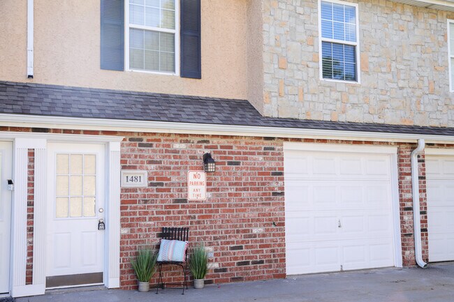 ATTACHED Garage! - 1481 E 120th St