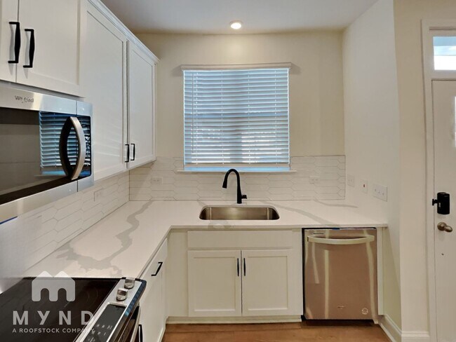 Foto del edificio - 1518 Cedar Tree Dr