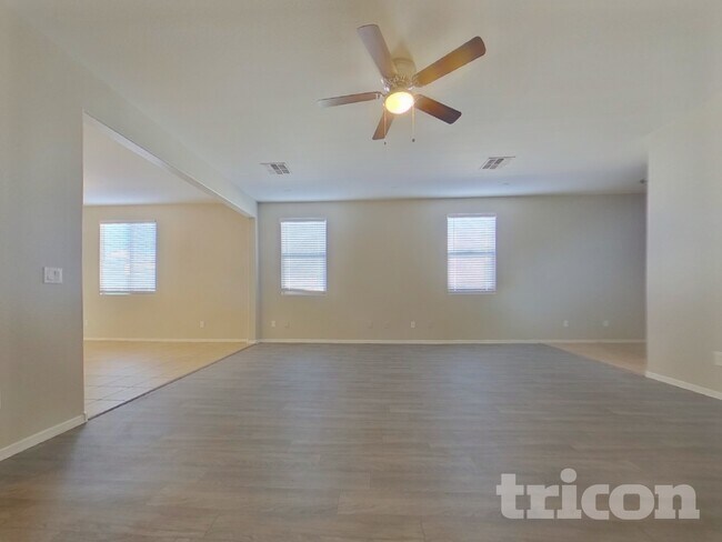 Foto del edificio - 7329 W Darrel Rd