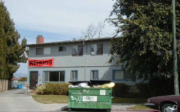 Building Photo - 752 Deland Ave