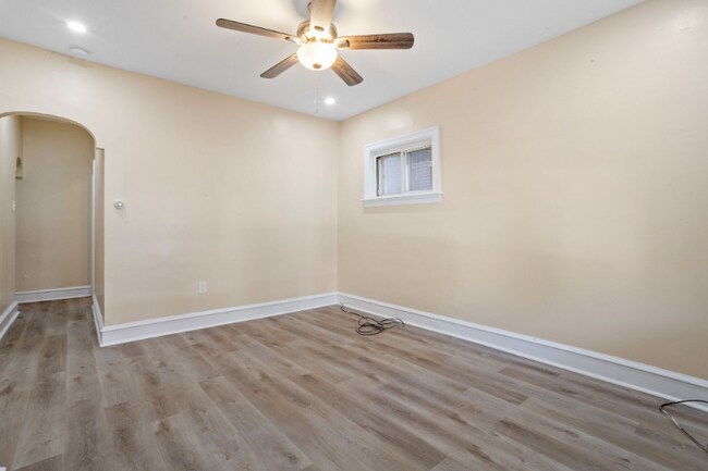 Building Photo - 1428 S 51st St