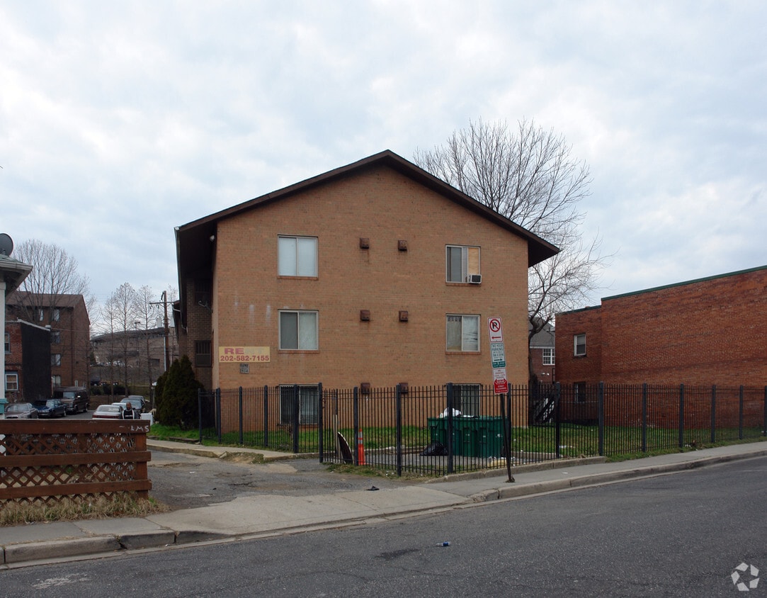 Building Photo - Westwood Apartments