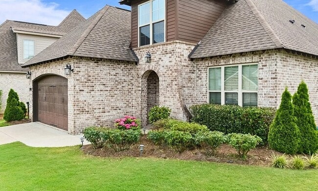 Building Photo - 2383 Mimms Ln