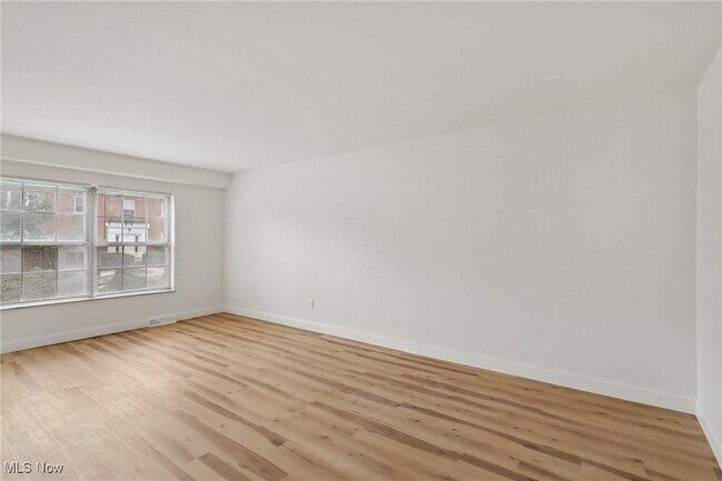 Foto del edificio - 3279 Warrensville Center Rd