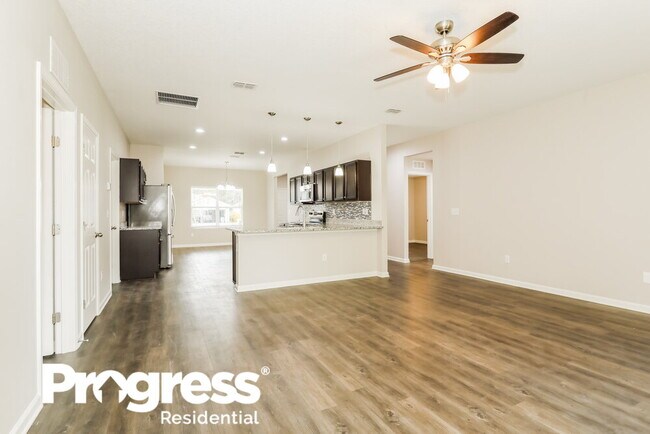 Building Photo - 6968 Loris Ln