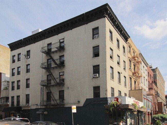 Building Photo - 251 E 13th St