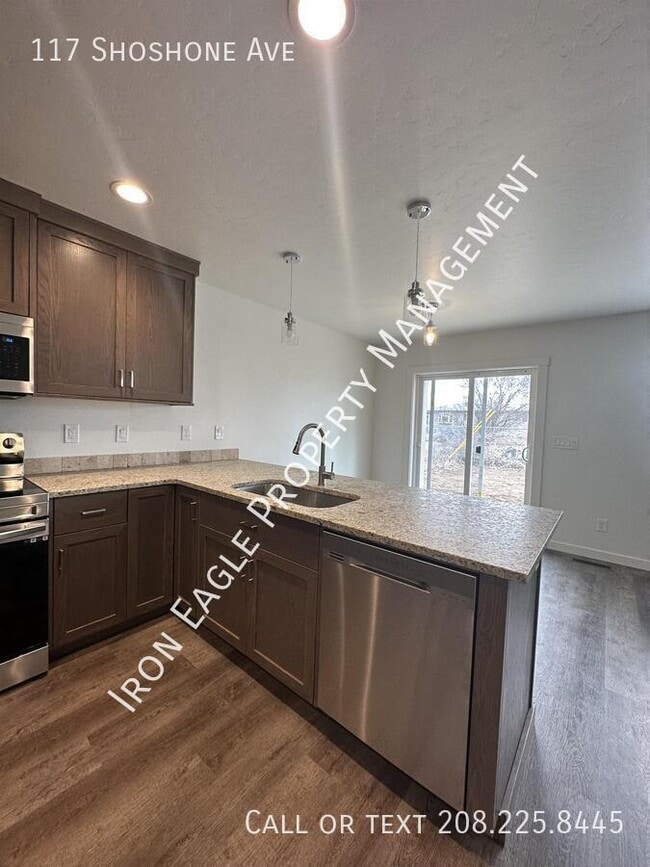 Building Photo - 117 Shoshone Ave