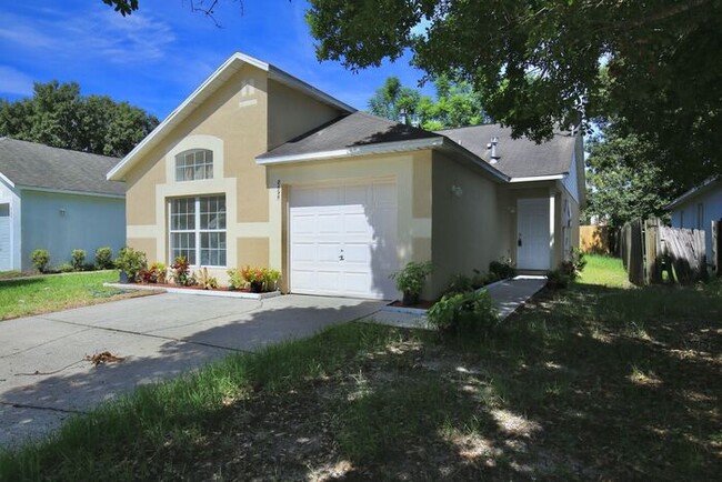 Building Photo - Beautiful 3/2 Home Recently Remodeled with...