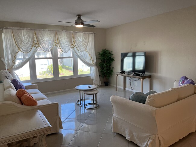 Building Photo - 3631 Arctic Cir