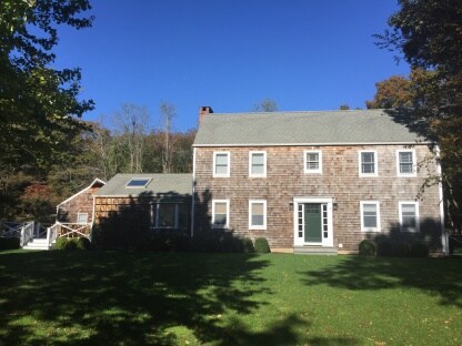 Foto del edificio - 271 Edge of Woods Rd