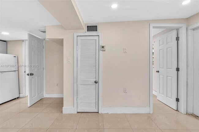 Foto del edificio - 921 NW 110th St