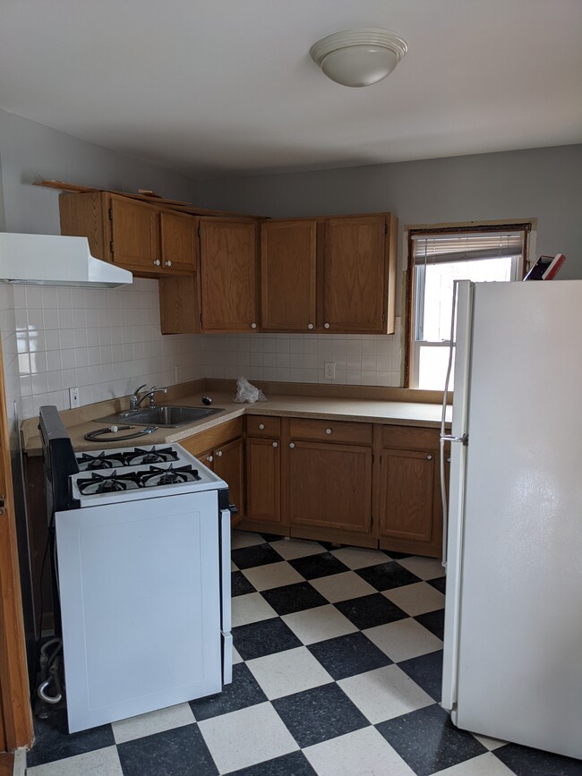 Upstairs Kitchen - 75 Amherst St