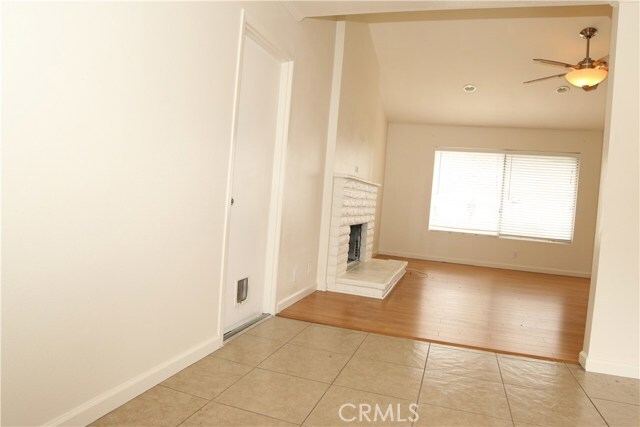 Foto del edificio - 2049 E Mt Vernon Ave
