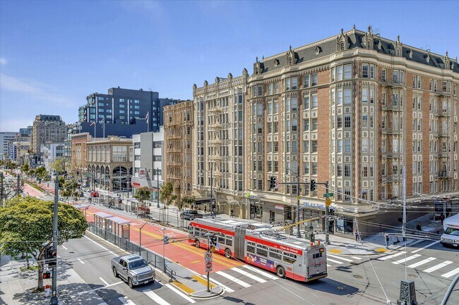 Building Photo - 1788 Clay St