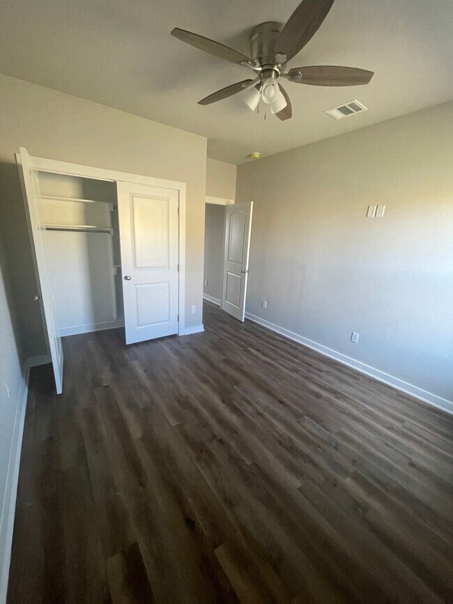Building Photo - 3 Bed 2 Bath Home in Corsicana,Texas!