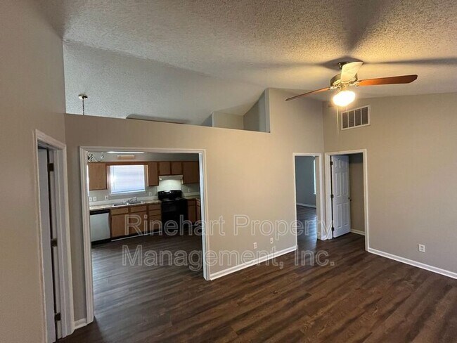 Foto del edificio - 1149 Wesley Wood Dr