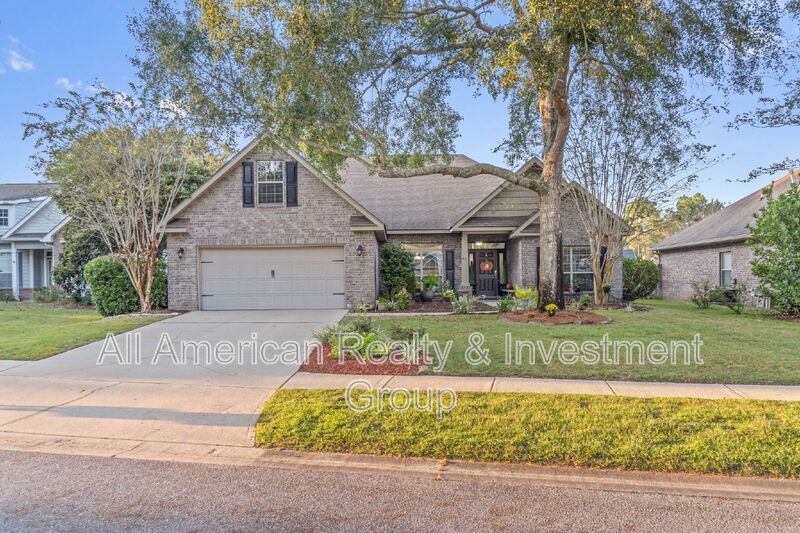 Primary Photo - 471 Symphony Way
