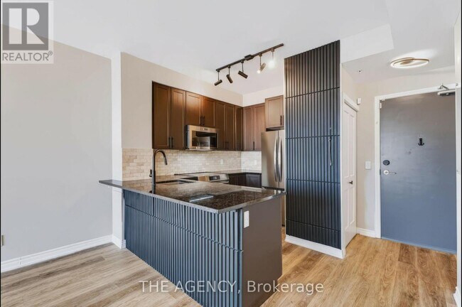Photo du bâtiment - 11611 Yonge St