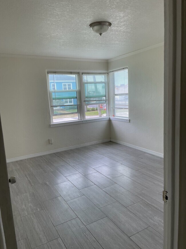 Foto del edificio - 616 Riverview Blvd