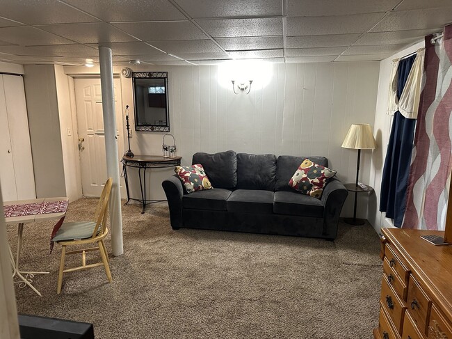 Building Photo - 128 Scotts Dr