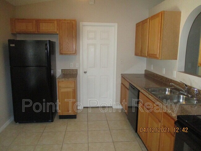 Foto del edificio - 3192 Garden Brook Rd