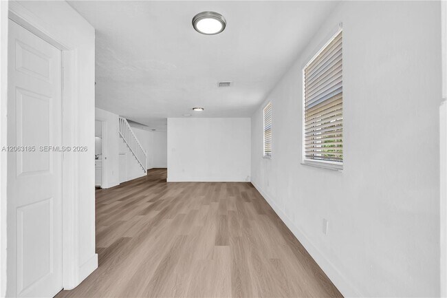 Foto del edificio - 140 NW 70th St