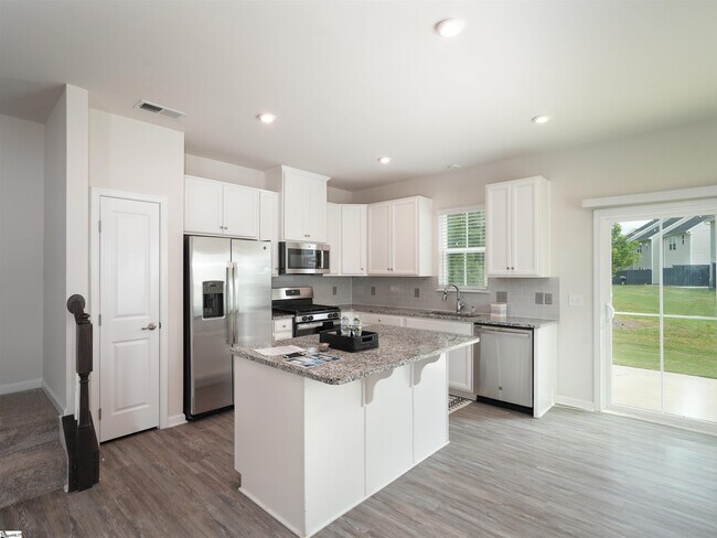 Building Photo - 105 Mallow Dr